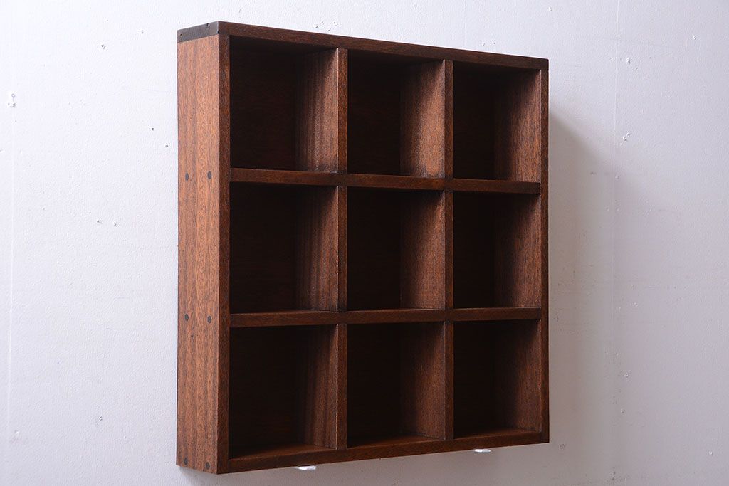 アンティーク家具　和製アンティーク　3×3　古い木製の壁掛けマス目棚(大)(2)