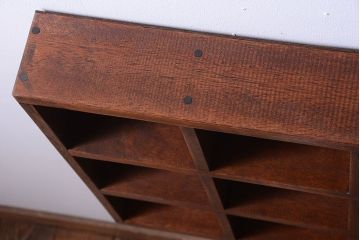 アンティーク家具　和製アンティーク　3×6　古い木製の壁掛けマス目棚