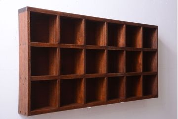 アンティーク家具　和製アンティーク　3×6　古い木製の壁掛けマス目棚