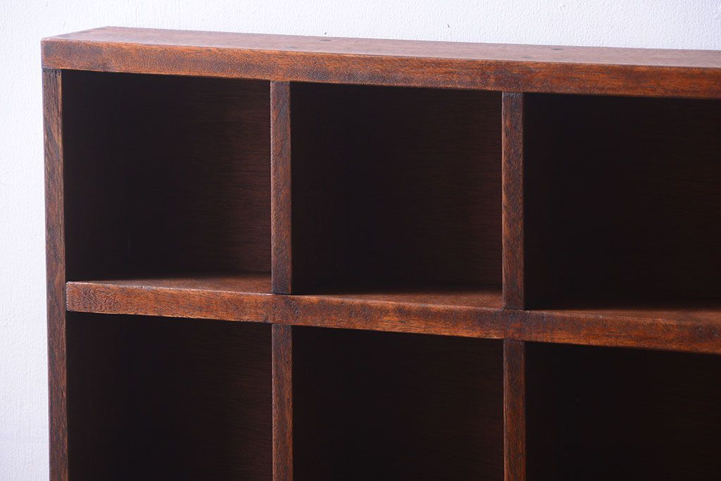 アンティーク家具　和製アンティーク　3×6　古い木製の壁掛けマス目棚