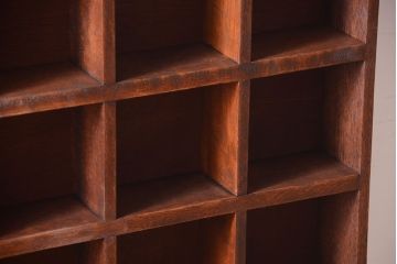 アンティーク家具　和製アンティーク　3×6　古い木製の壁掛けマス目棚