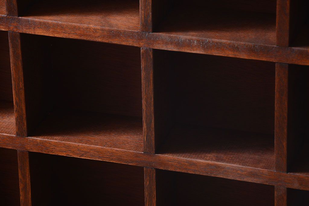 アンティーク家具　和製アンティーク　3×6　古い木製の壁掛けマス目棚