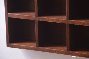 アンティーク家具　和製アンティーク　3×6　古い木製の壁掛けマス目棚