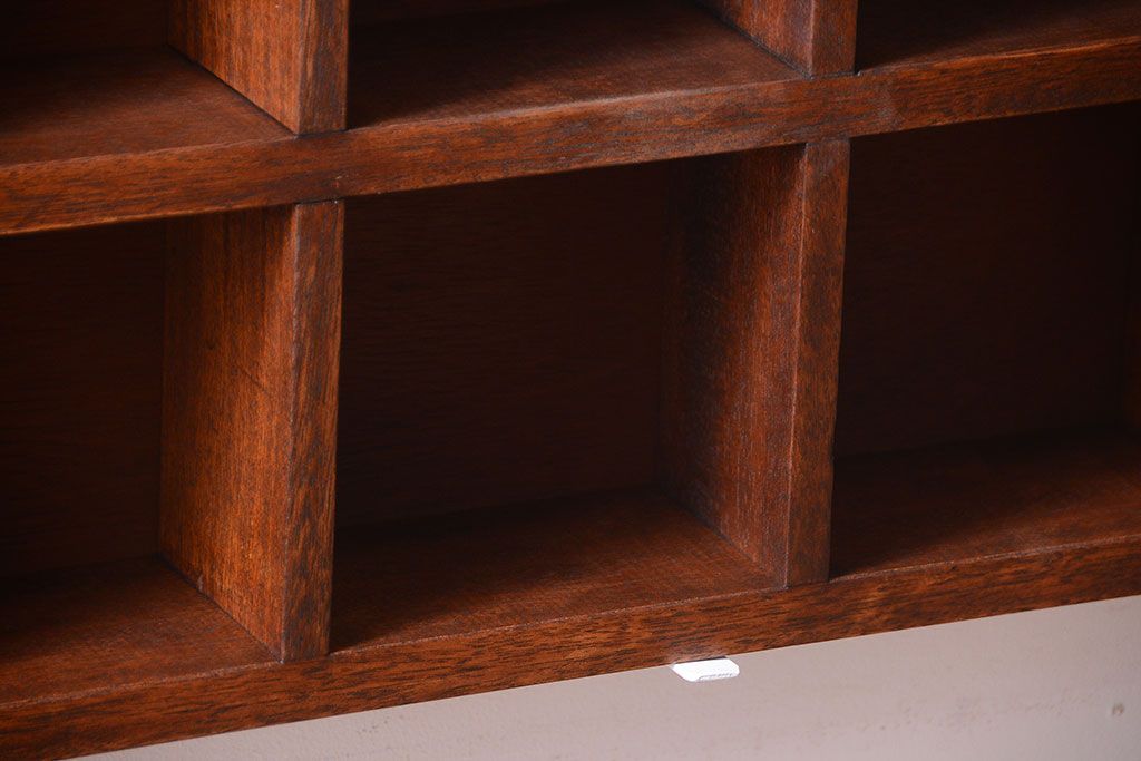 アンティーク家具　和製アンティーク　3×6　古い木製の壁掛けマス目棚