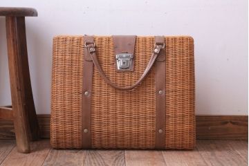 アンティーク雑貨　アンティーク　レトロでおしゃれなかごバック(トランク)