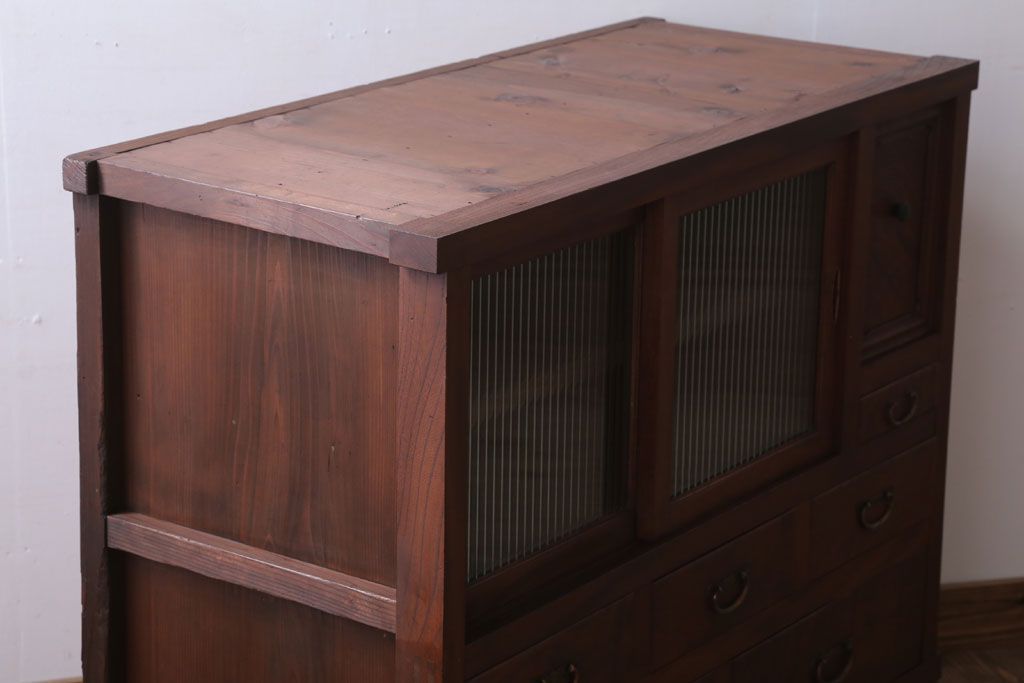 アンティーク家具　和製アンティーク　脚付き!前面欅材のモールガラス引き戸収納棚(サイドボード)