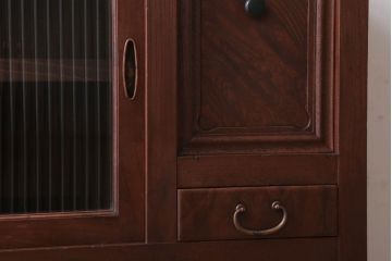 アンティーク家具　和製アンティーク　脚付き!前面欅材のモールガラス引き戸収納棚(サイドボード)