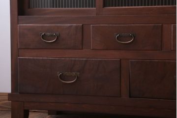 アンティーク家具　和製アンティーク　脚付き!前面欅材のモールガラス引き戸収納棚(サイドボード)