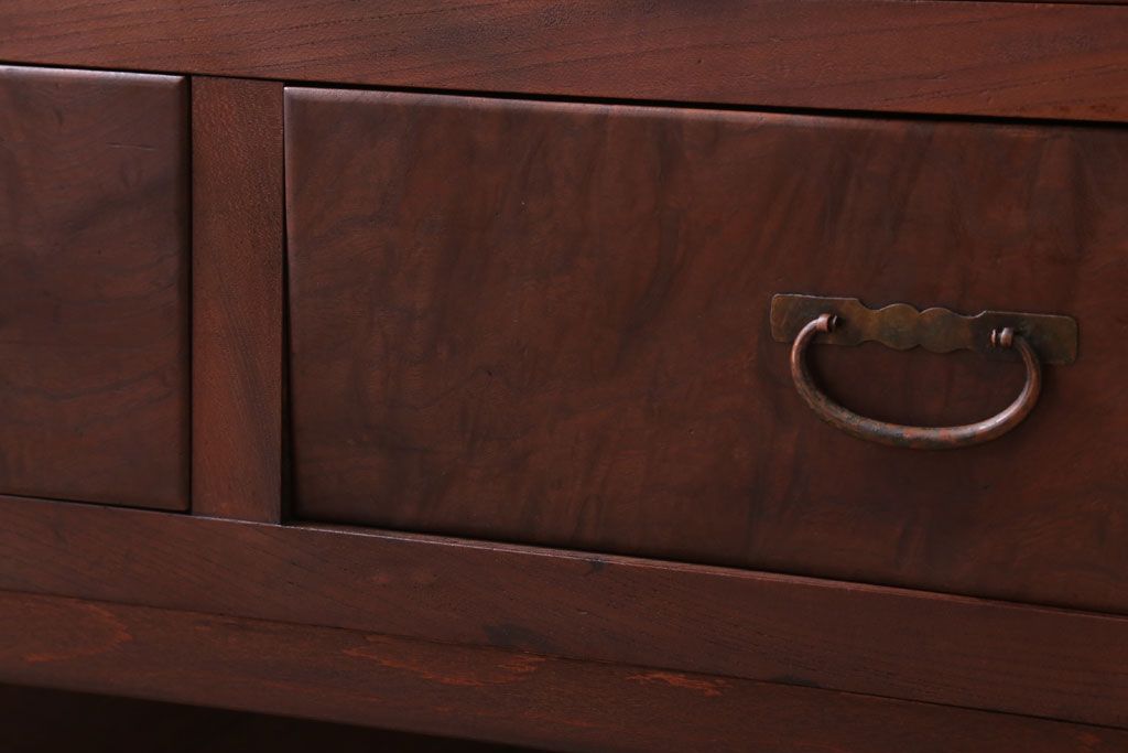 アンティーク家具　和製アンティーク　脚付き!前面欅材のモールガラス引き戸収納棚(サイドボード)