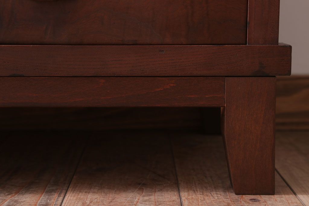 アンティーク家具　和製アンティーク　脚付き!前面欅材のモールガラス引き戸収納棚(サイドボード)