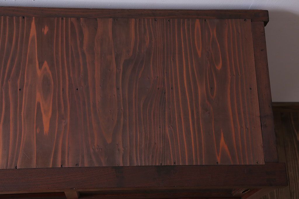 アンティーク家具　和製アンティーク　脚付き!前面欅材のモールガラス引き戸収納棚(サイドボード)(2)