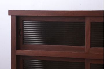 アンティーク家具　和製アンティーク　脚付き!前面欅材のモールガラス引き戸収納棚(サイドボード)(2)