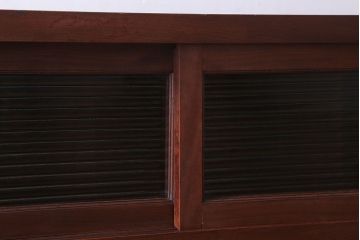 アンティーク家具　和製アンティーク　脚付き!前面欅材のモールガラス引き戸収納棚(サイドボード)(2)