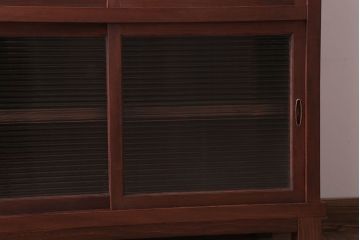 アンティーク家具　和製アンティーク　脚付き!前面欅材のモールガラス引き戸収納棚(サイドボード)(2)