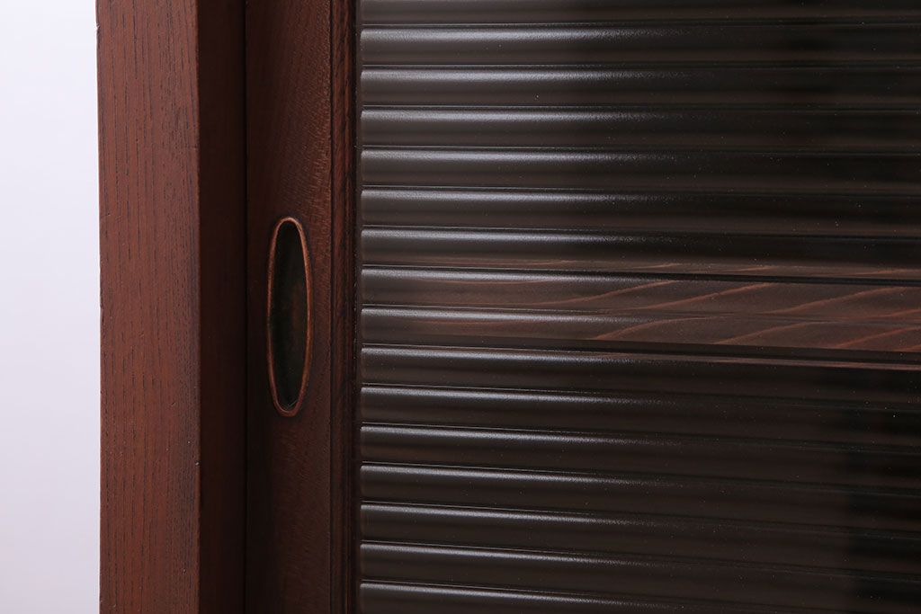 アンティーク家具　和製アンティーク　脚付き!前面欅材のモールガラス引き戸収納棚(サイドボード)(2)