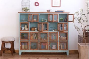 アンティーク家具　アンティークペイント　脚付き!ガラス扉付きマス目棚