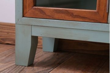 アンティーク家具　アンティークペイント　脚付き!ガラス扉付きマス目棚