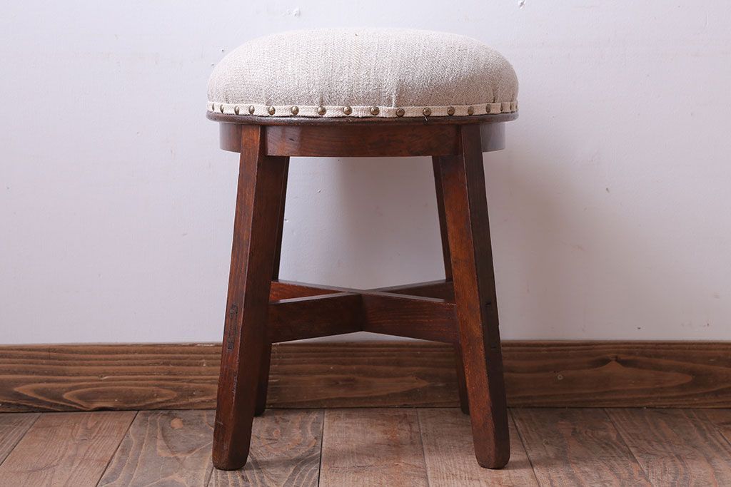アンティーク家具　和製アンティーク　古いブナ材の小さなクッション座面丸スツール