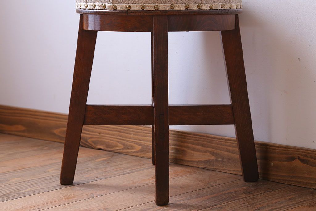 アンティーク家具　和製アンティーク　古いブナ材の小さなクッション座面丸スツール