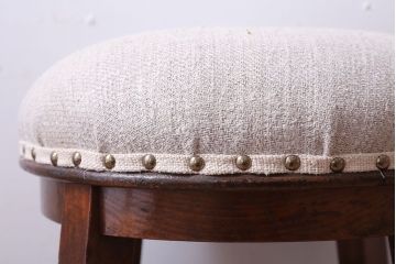 アンティーク家具　和製アンティーク　古いブナ材の小さなクッション座面丸スツール