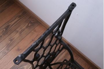 アンティーク家具　アンティーク　DIYにぴったり!おしゃれなシンガーミシンの鉄脚