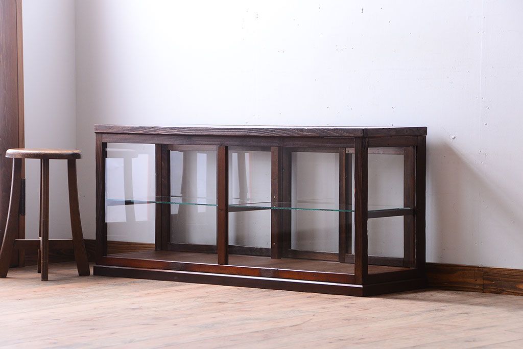 アンティーク家具　和製アンティーク　古い木製の背が低いガラスケース(ショーケース)