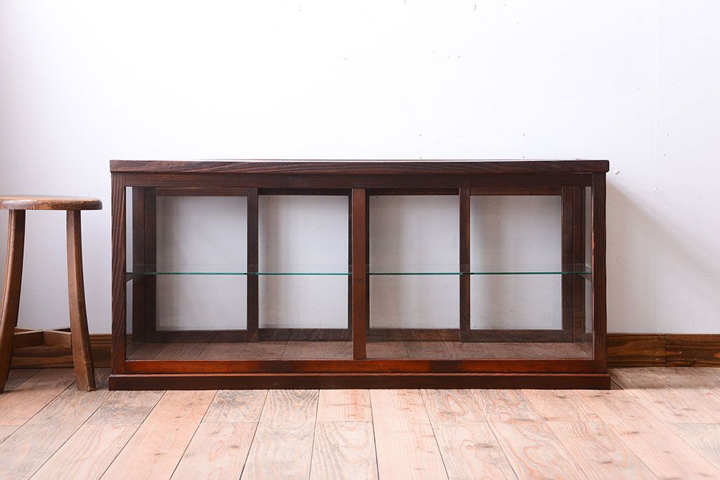 アンティーク家具　和製アンティーク　古い木製の背が低いガラスケース(ショーケース)