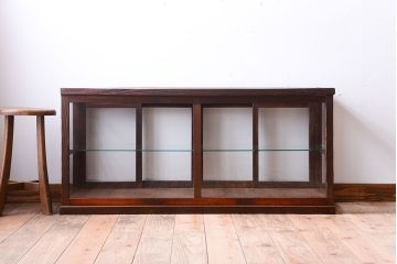 アンティーク家具　和製アンティーク　古い木製の背が低いガラスケース(ショーケース)