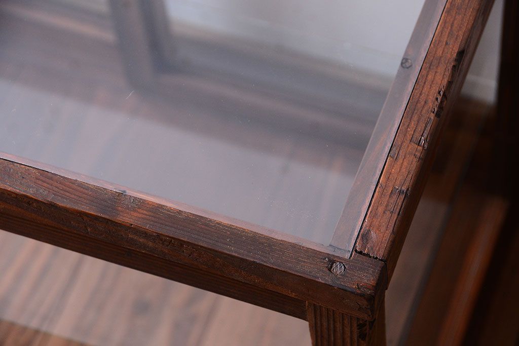 アンティーク家具　和製アンティーク　古い木製の背が低いガラスケース(ショーケース)