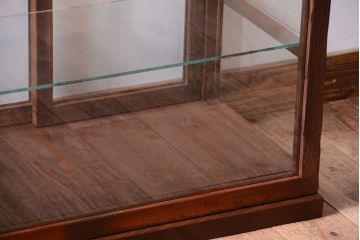 アンティーク家具　和製アンティーク　古い木製の背が低いガラスケース(ショーケース)