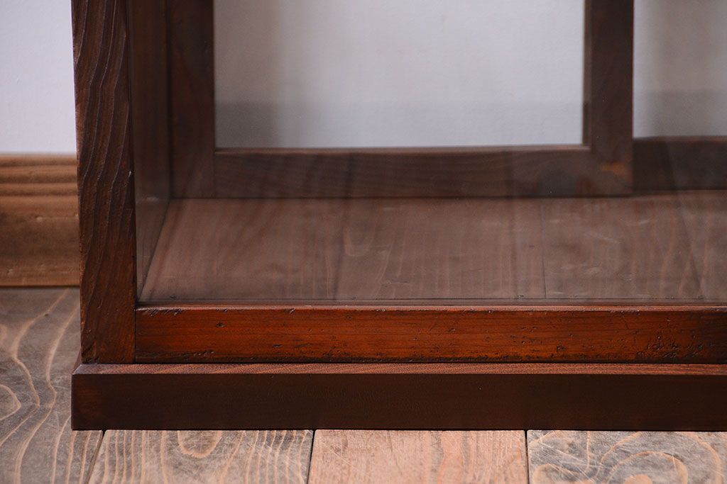 アンティーク家具　和製アンティーク　古い木製の背が低いガラスケース(ショーケース)