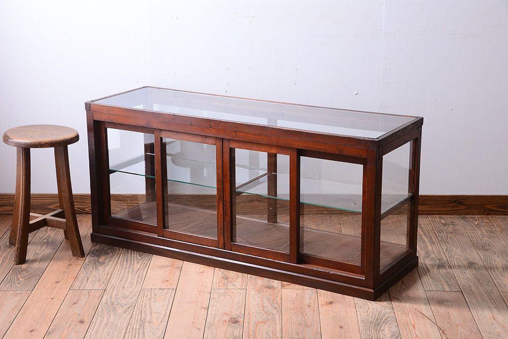 アンティーク家具　和製アンティーク　古い木製の背が低いガラスケース(ショーケース)