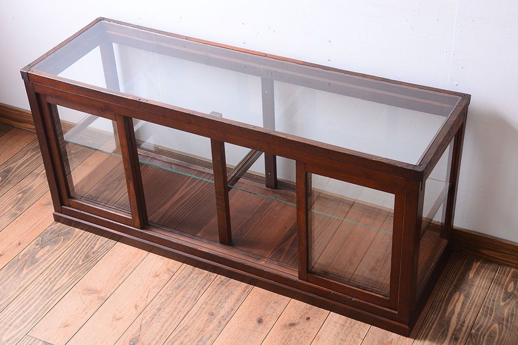 アンティーク家具　和製アンティーク　古い木製の背が低いガラスケース(ショーケース)