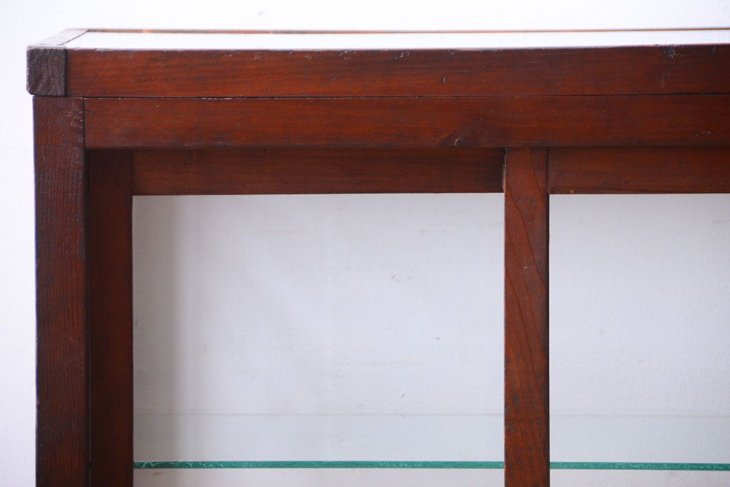 アンティーク家具　和製アンティーク　古い木製の背が低いガラスケース(ショーケース)