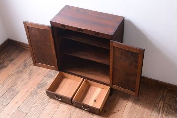 レトロ家具　昭和レトロ　古い木の小ぶりなアンティーク本箱