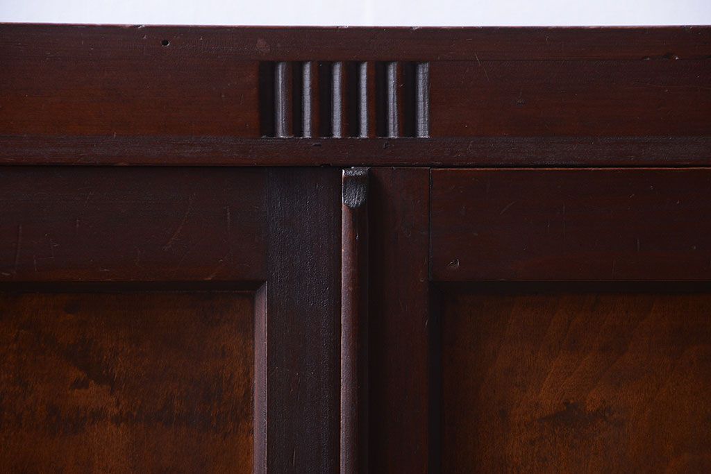 レトロ家具　昭和レトロ　古い木の小ぶりなアンティーク本箱