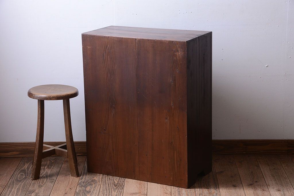 レトロ家具　昭和レトロ　古い木の小ぶりなアンティーク本箱