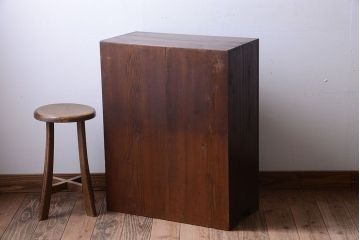レトロ家具　昭和レトロ　古い木の小ぶりなアンティーク本箱
