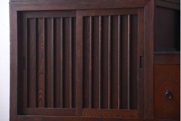 アンティーク家具　古民具・骨董　前板欅材!縦桟引き戸付きのアンティーク階段箪笥