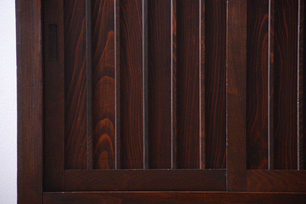 アンティーク家具　古民具・骨董　前板欅材!縦桟引き戸付きのアンティーク階段箪笥