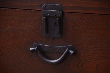 アンティーク家具　古民具・骨董　前板欅材!縦桟引き戸付きのアンティーク階段箪笥