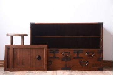 アンティーク家具　古民具・骨董　シンプルな金具のアンティーク時代箪笥ローボード