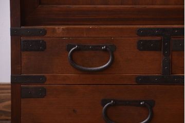 アンティーク家具　古民具・骨董　シンプルな金具のアンティーク時代箪笥ローボード