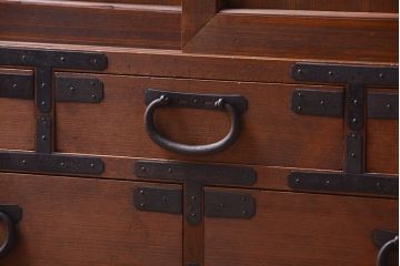 アンティーク家具　古民具・骨董　シンプルな金具のアンティーク時代箪笥ローボード