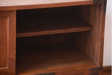 アンティーク家具　古民具・骨董　シンプルな金具のアンティーク時代箪笥ローボード