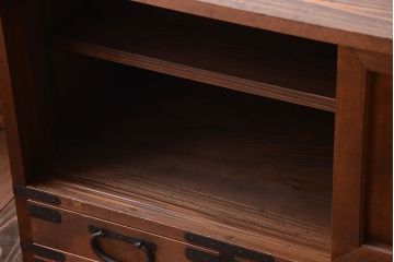 アンティーク家具　古民具・骨董　シンプルな金具のアンティーク時代箪笥ローボード