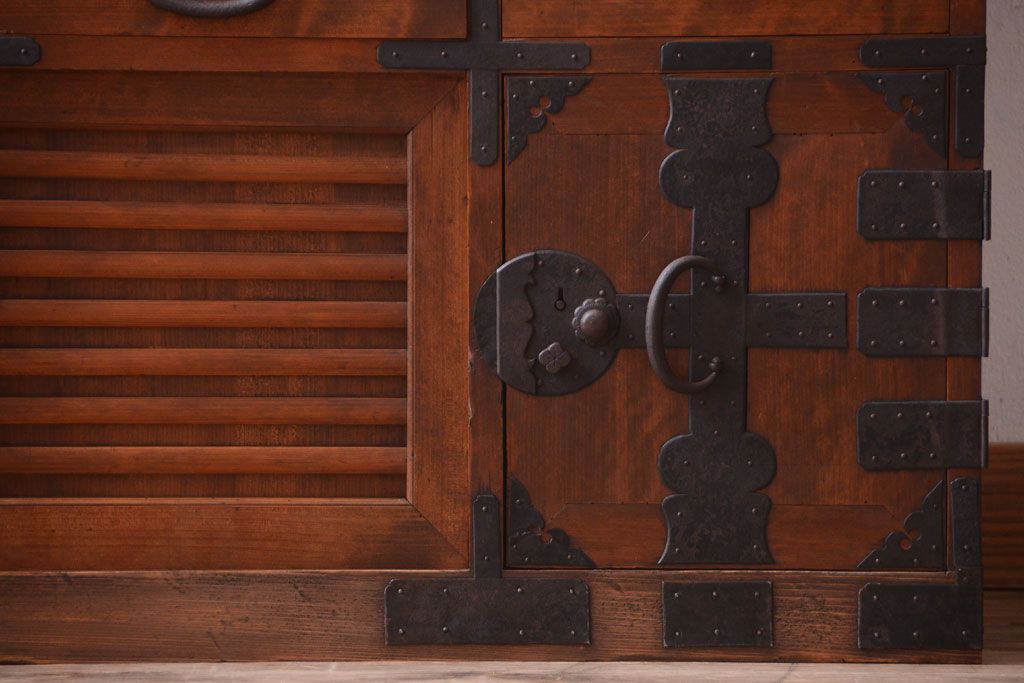 アンティーク家具　古民具・骨董　檜材 大正期のアンティーク帳場箪笥