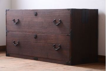 アンティーク家具　古民具・骨董　上品な金具のアンティーク衣装箪笥ローボード(時代箪笥)(1)
