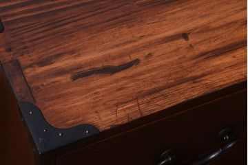 アンティーク家具　古民具・骨董　上品な金具のアンティーク衣装箪笥ローボード(時代箪笥)(2)