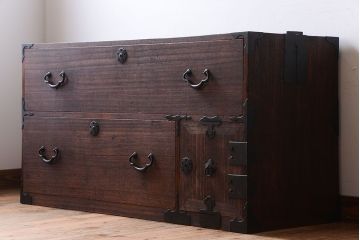 アンティーク家具　古民具・骨董　上品な金具のアンティーク衣装箪笥ローボード(時代箪笥)(2)